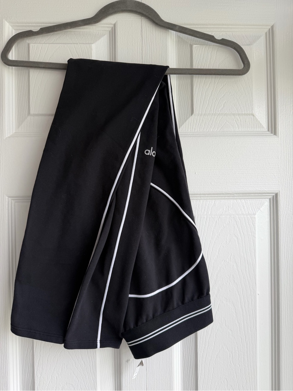 ALO Airbrush High-Waist Heart Throb Legging Size Medium